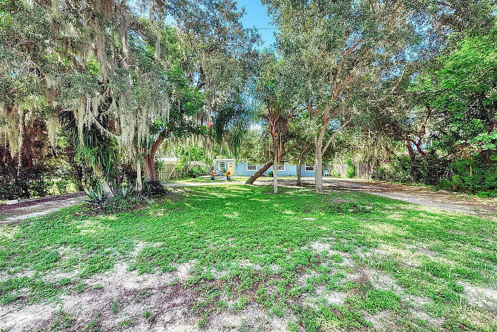 Property Photo:  381 E Langsner Street  FL 34223 