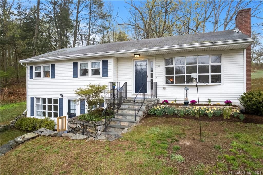 Property Photo: 17 River Lane CT 06417