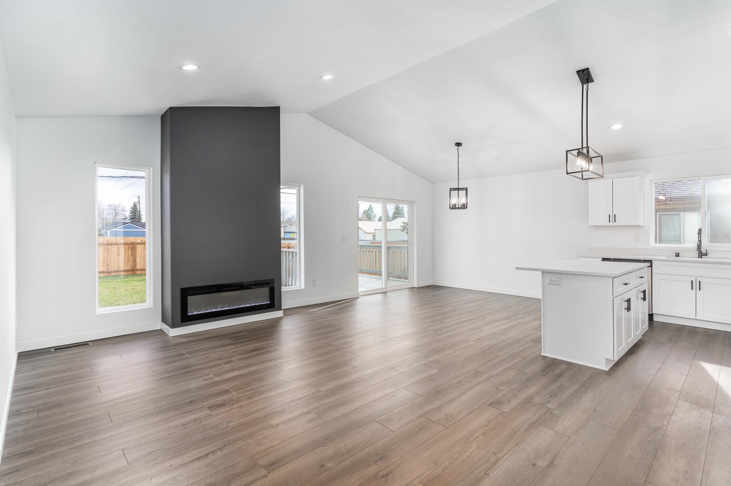 Property Photo: 1020 E Decatur Ave WA 99208