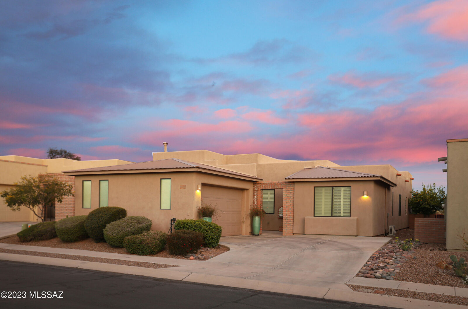 Property Photo:  11430 N Moon Ranch Place  AZ 85658 