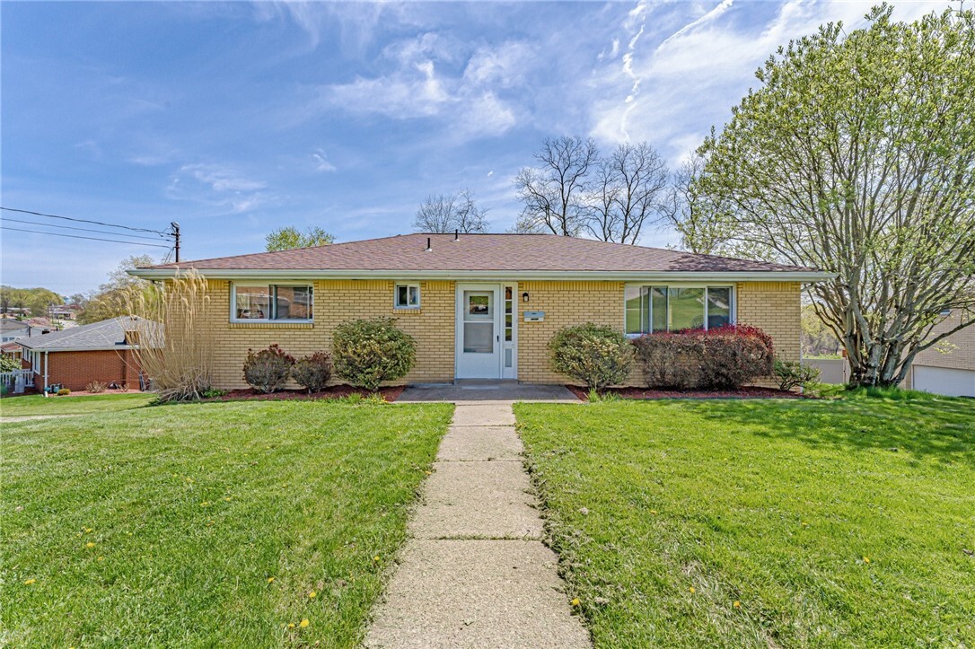 Property Photo: 14292 Jonathan Drive PA 15642