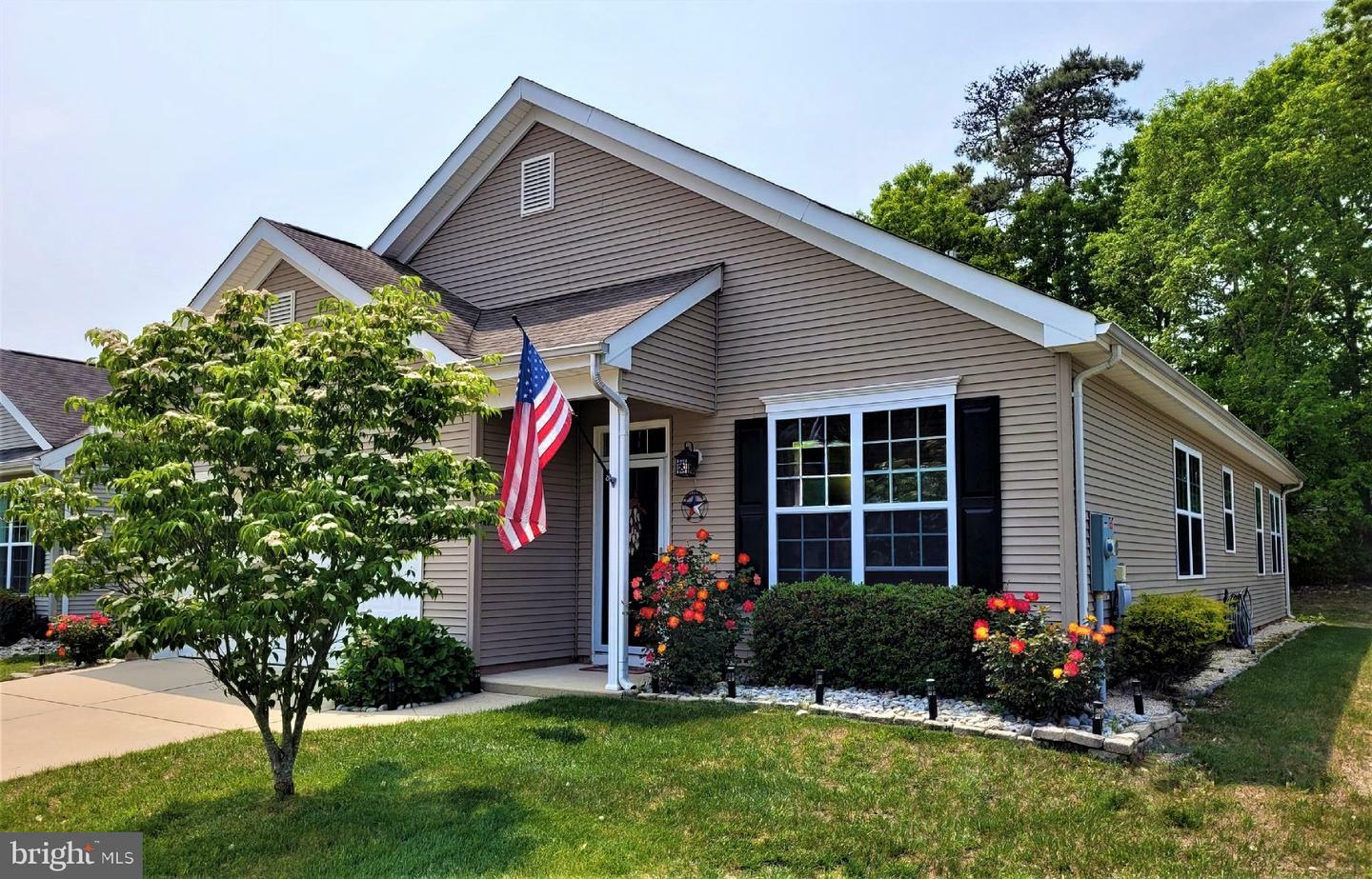 Property Photo:  89 Briarwood Drive  NJ 08087 