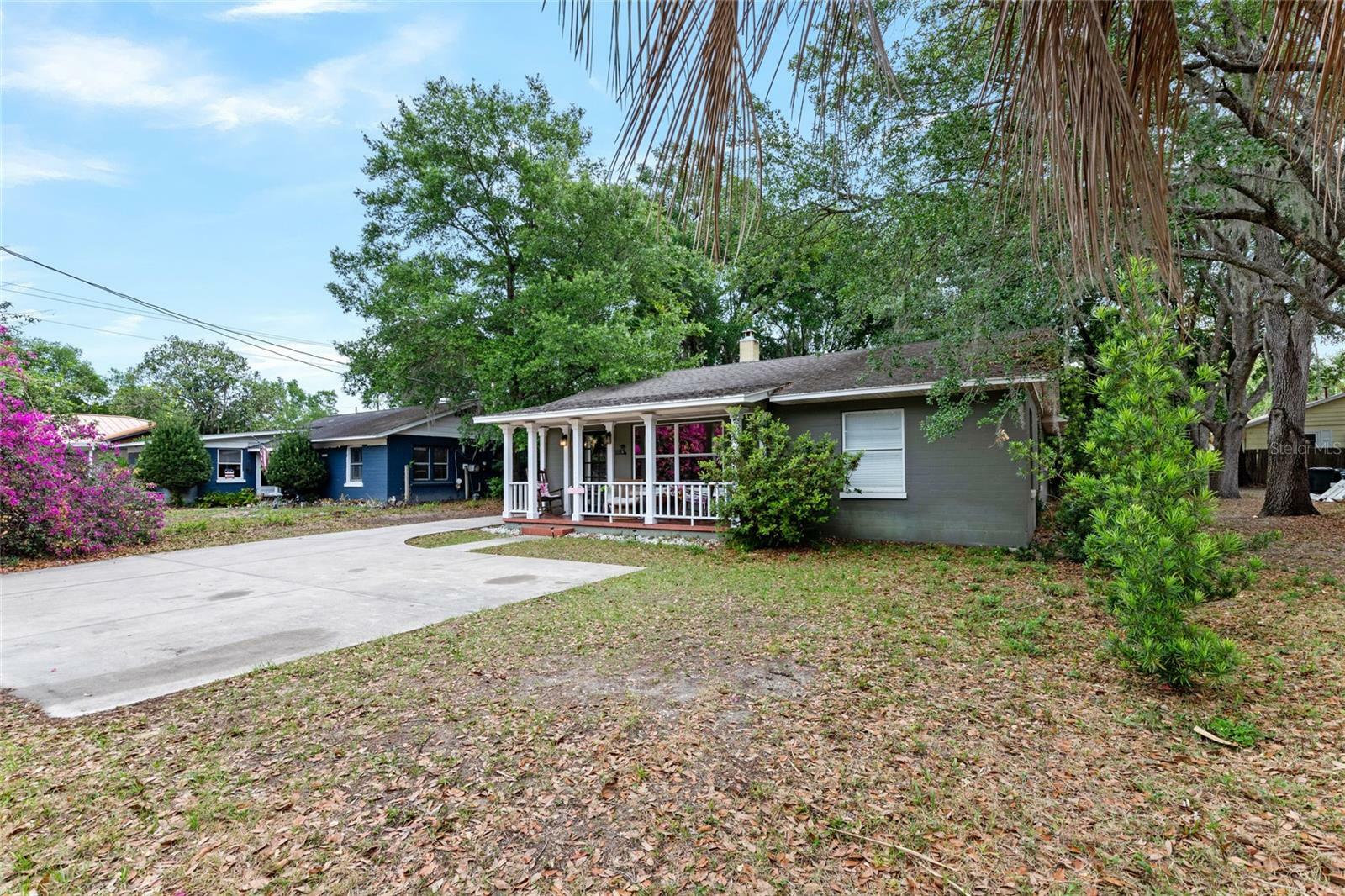 Property Photo:  1210 N Donnelly Street  FL 32757 