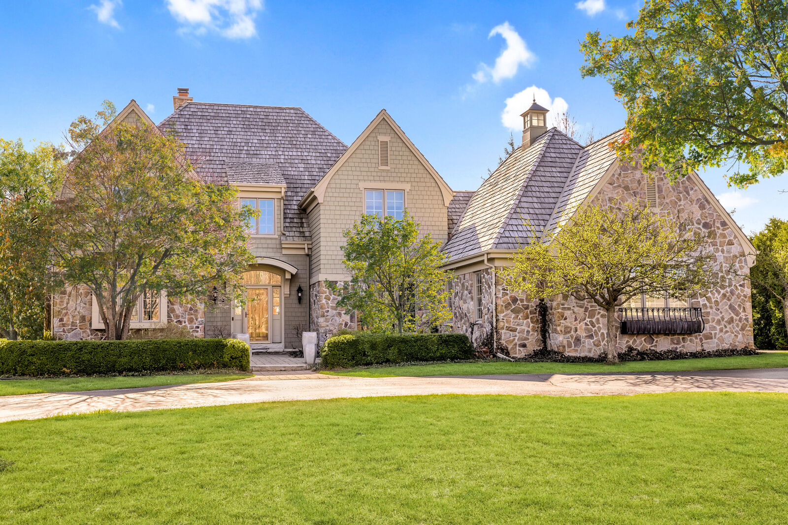 Property Photo:  11560 N Canterbury Dr  WI 53092 