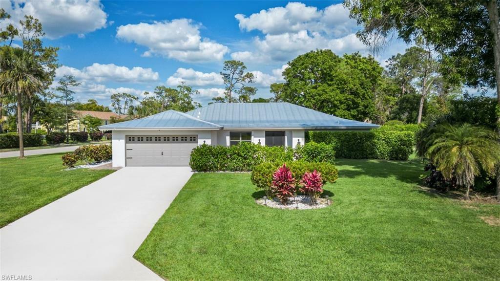 Property Photo:  2216 Buckingham Ln  FL 34112 