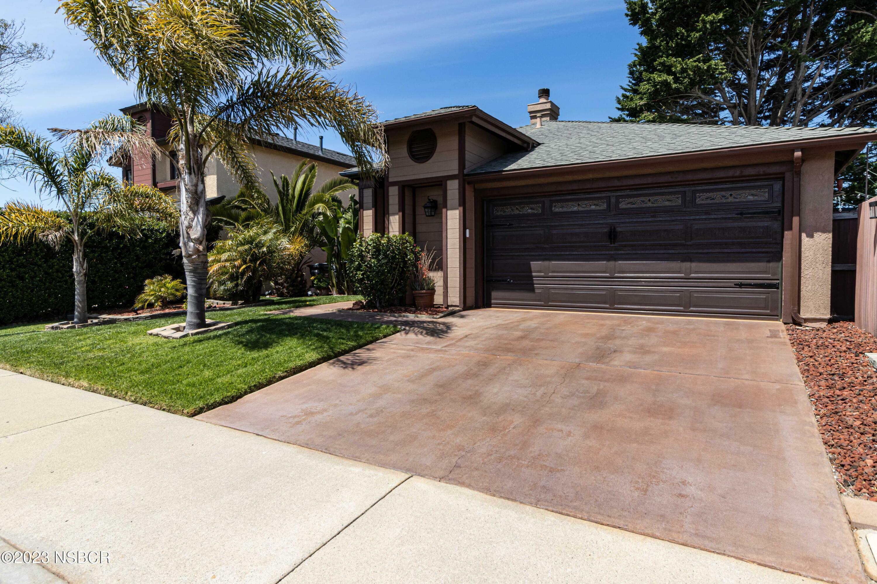 Property Photo: 821 Bellflower Lane CA 93436