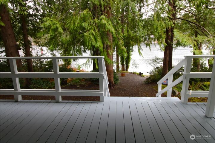 Property Photo: 711 E Ballantrae Drive WA 98584
