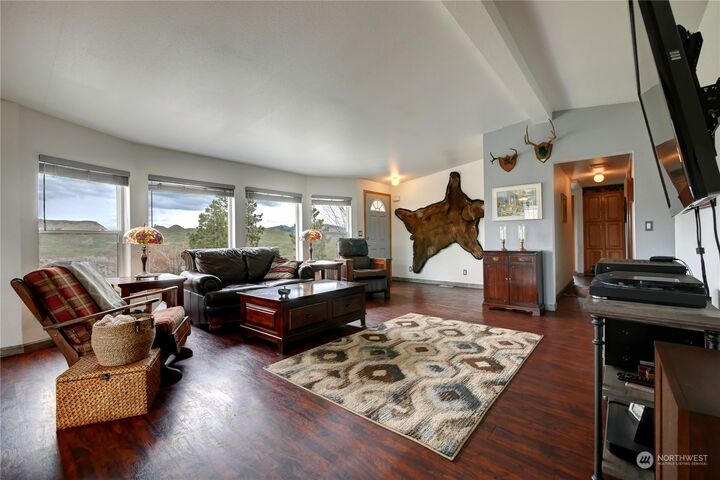 Property Photo: 453 B Pine Creek Road B WA 98855