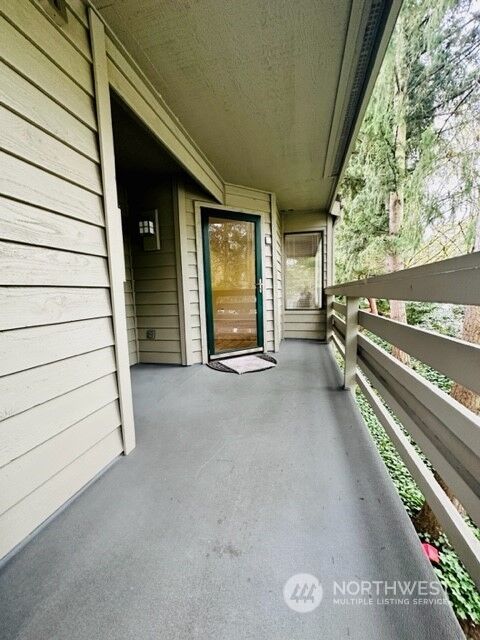 Property Photo: 1250 Bellevue Way NE 4 WA 98004