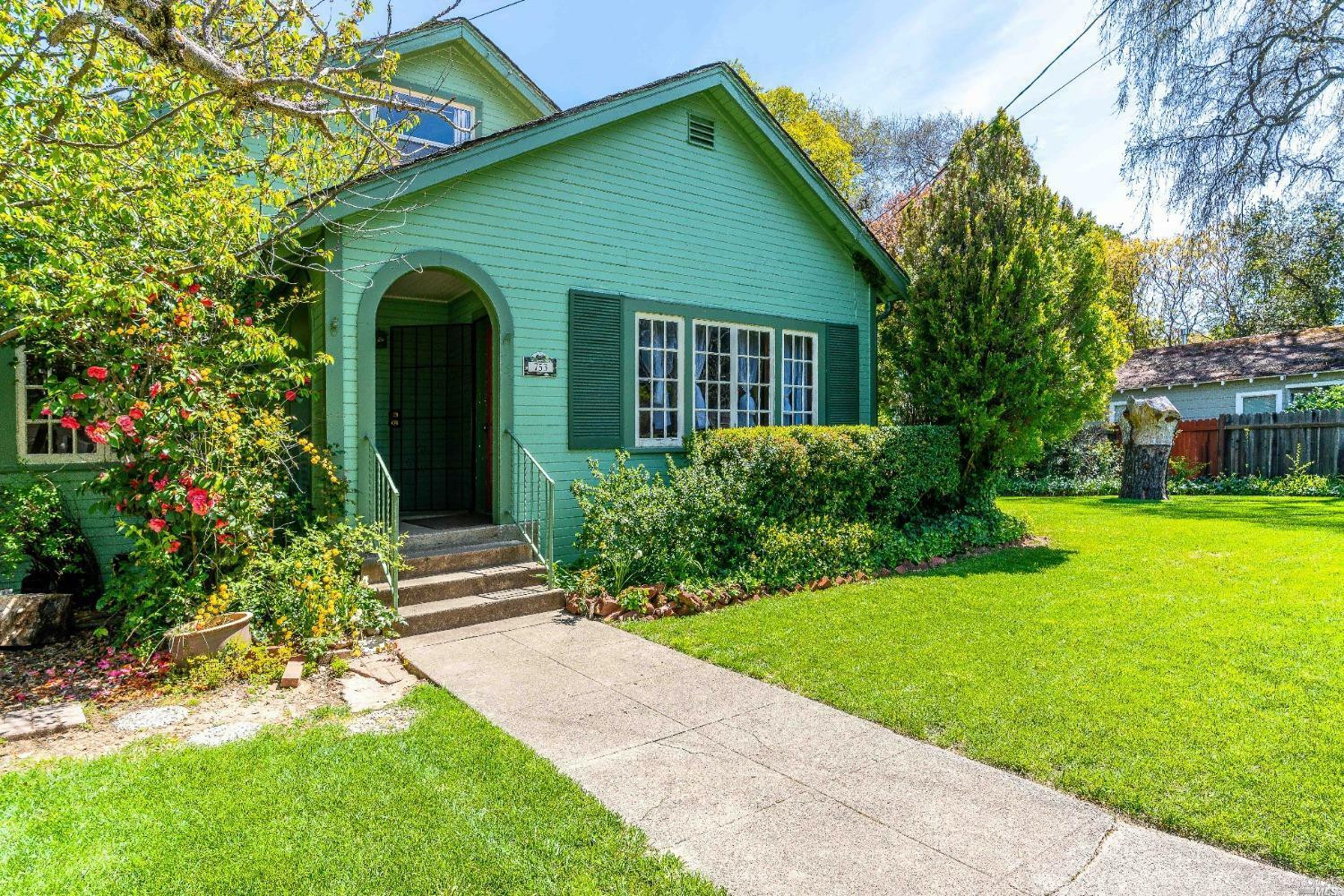 Property Photo: 753 N Oak Street CA 95482
