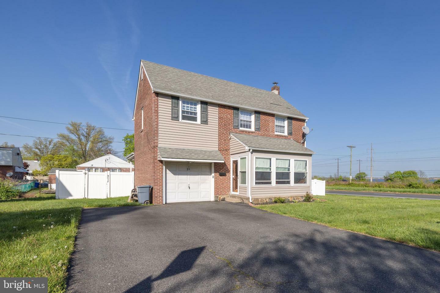 Property Photo: 31 Rolling Road DE 19703