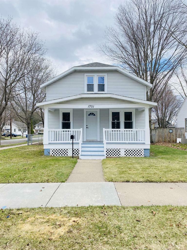 Property Photo:  1701 Roosevelt Street  WI 54403 