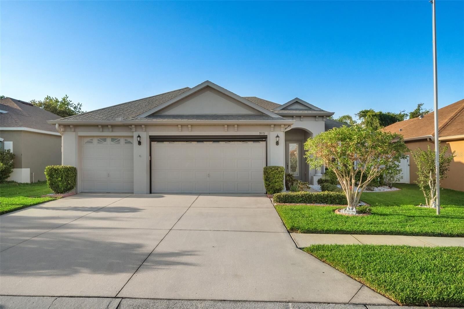 Property Photo:  9101 Luncarty Drive  FL 34667 