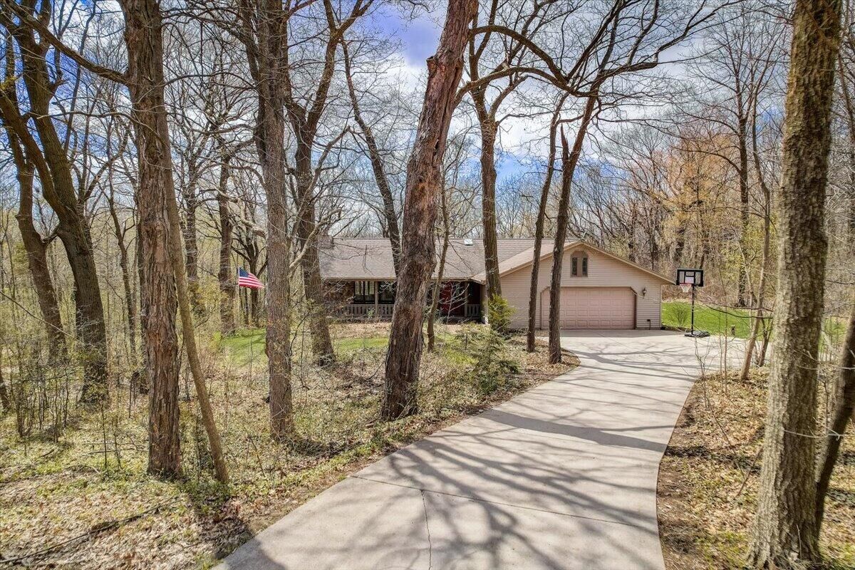 Property Photo:  3557 Martha Ct  WI 53095 