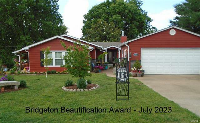 Property Photo: 11817 Locust Lane MO 63044