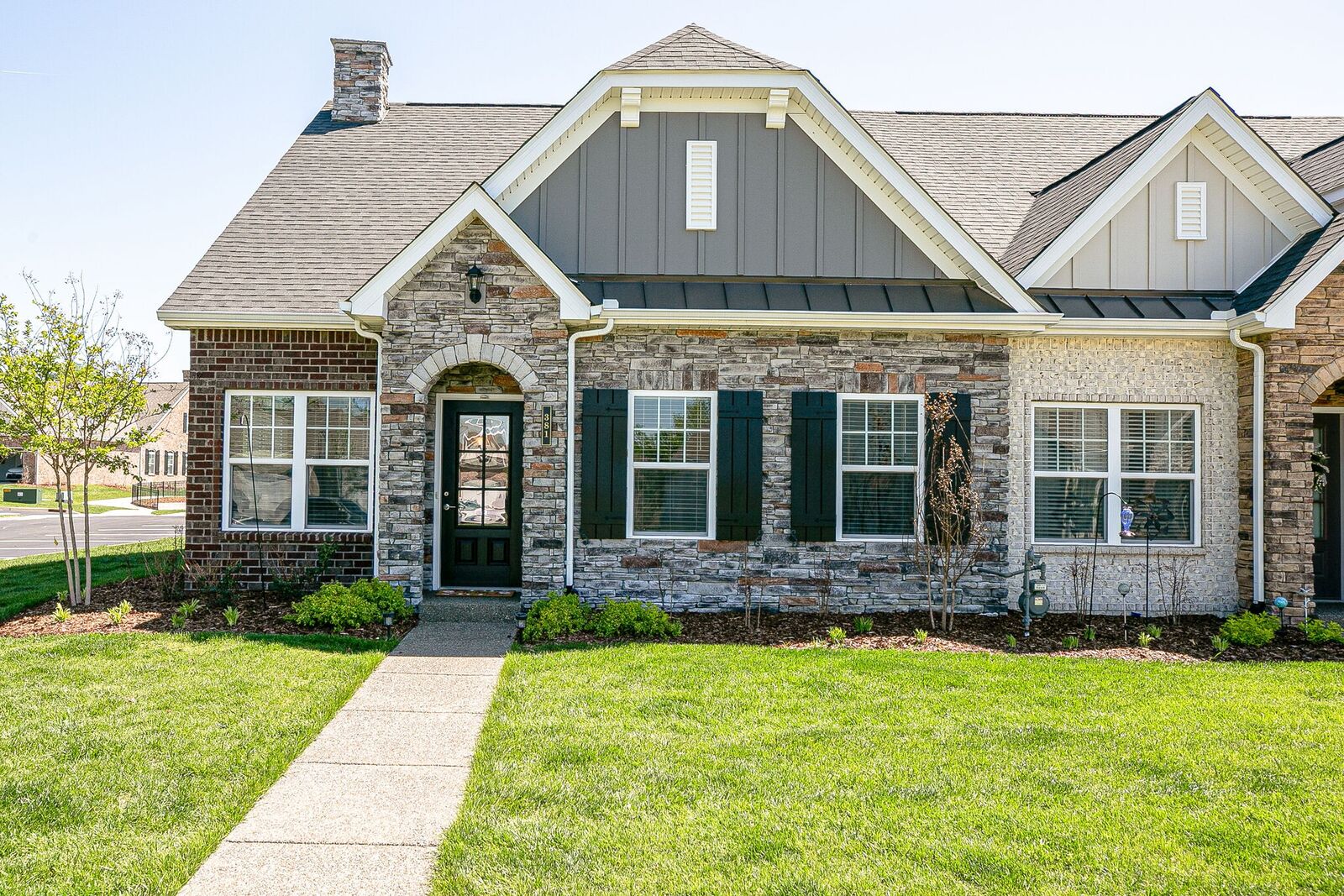 Property Photo:  381 Buckner Cir  TN 37122 