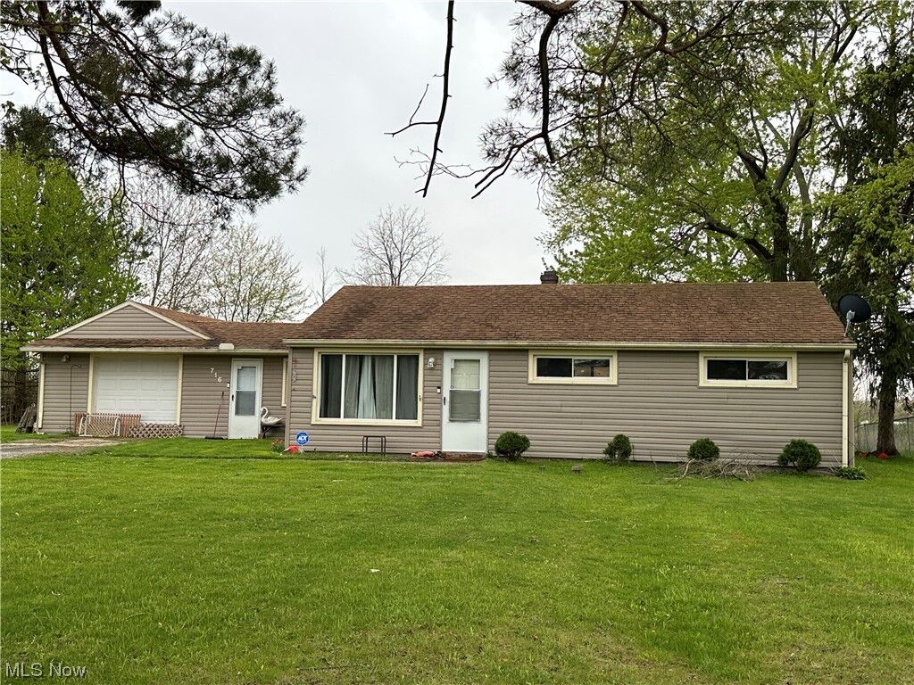 Property Photo:  716 Stewart Avenue  OH 44241 