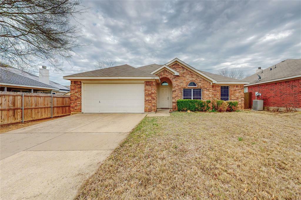 Property Photo:  1720 Treasure Cay Drive  TX 76063 