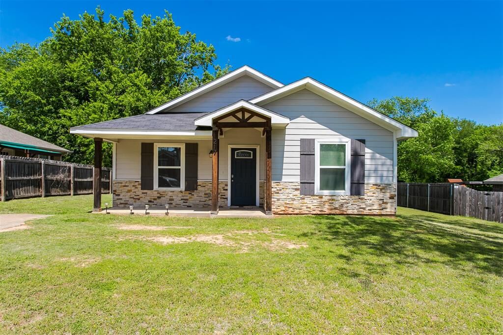 Property Photo: 217 E Walker Street TX 75021