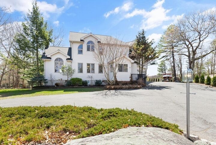 Property Photo:  19 Scenic Road  MA 01960 