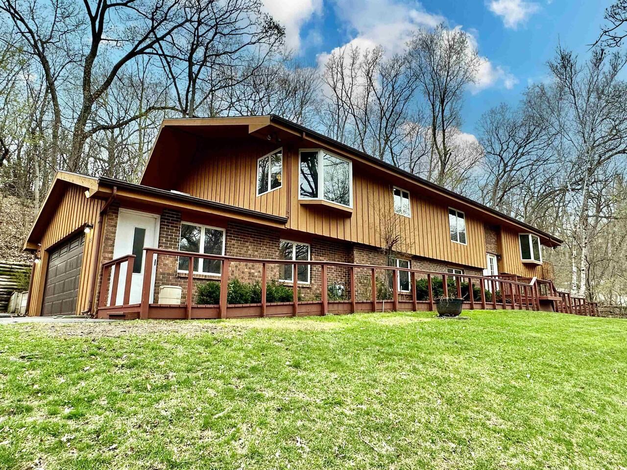 Property Photo:  2420 Summit Dr  WI 53548