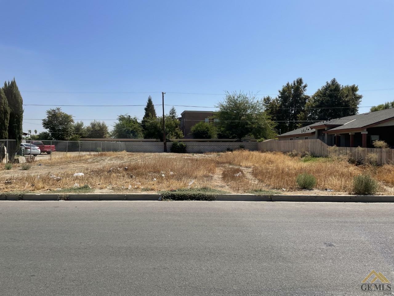 Property Photo:  1526 D Street  CA 93280 