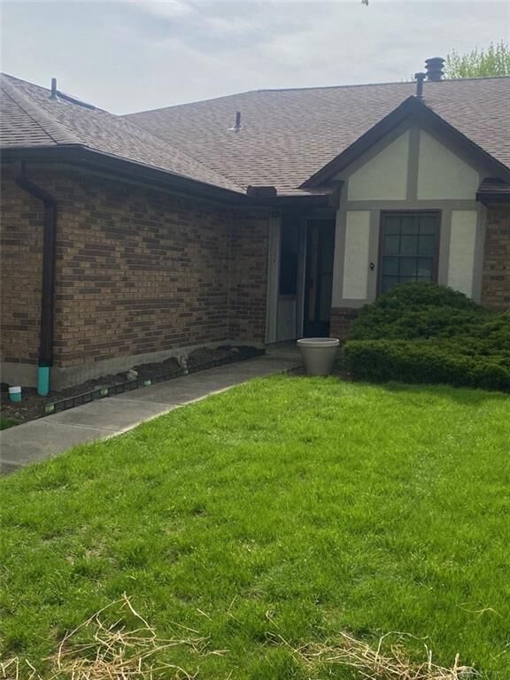 Property Photo: 724 Pine Needles Drive OH 45458