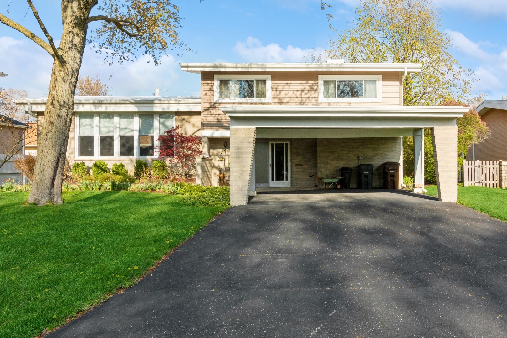 Property Photo:  9019 Samoset Trail  IL 60076 