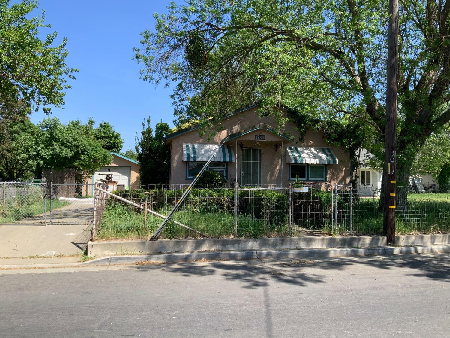 Property Photo:  701 Walnut Street  CA 95691 