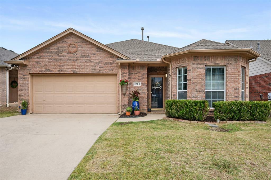 Property Photo: 2709 Bull Shoals Drive TX 76131