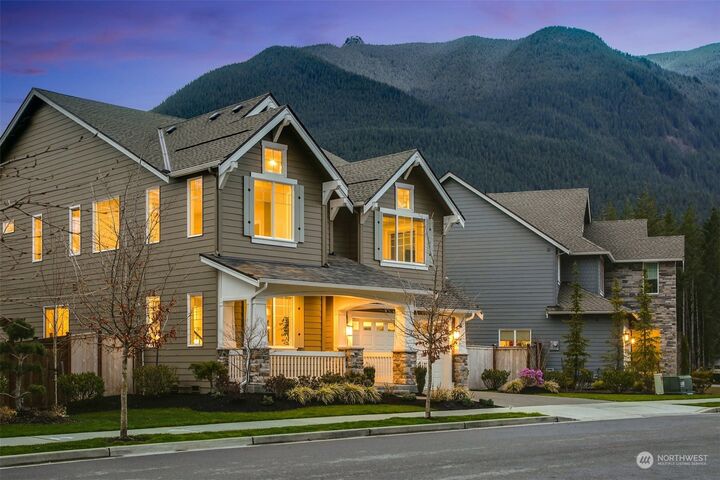 Property Photo: 1497 Elk Run Place SE WA 98045