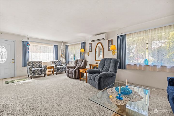 Property Photo:  2740 Queets Avenue  WA 98550 