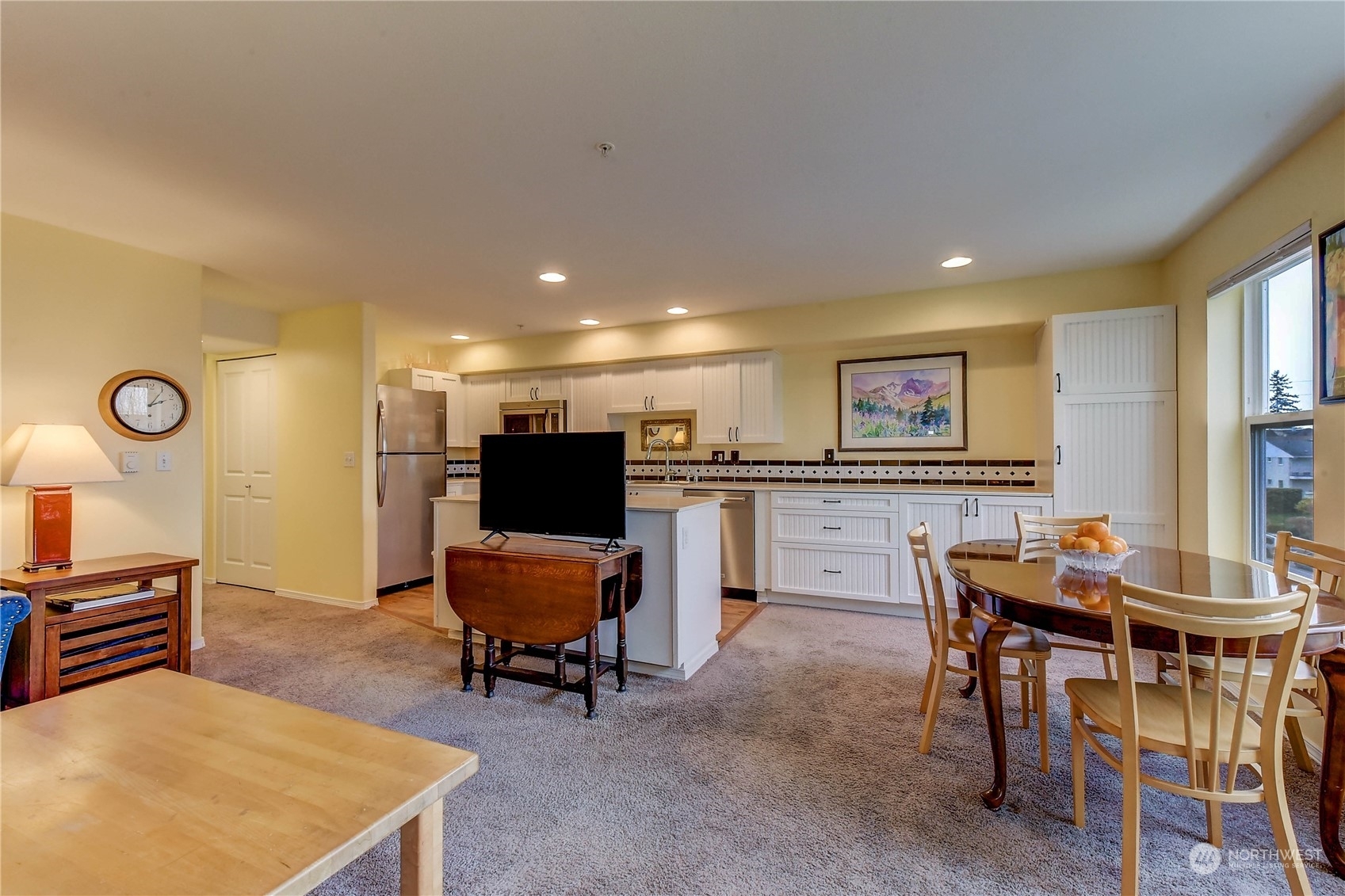 Property Photo:  2522 Rucker Avenue 402  WA 98201 