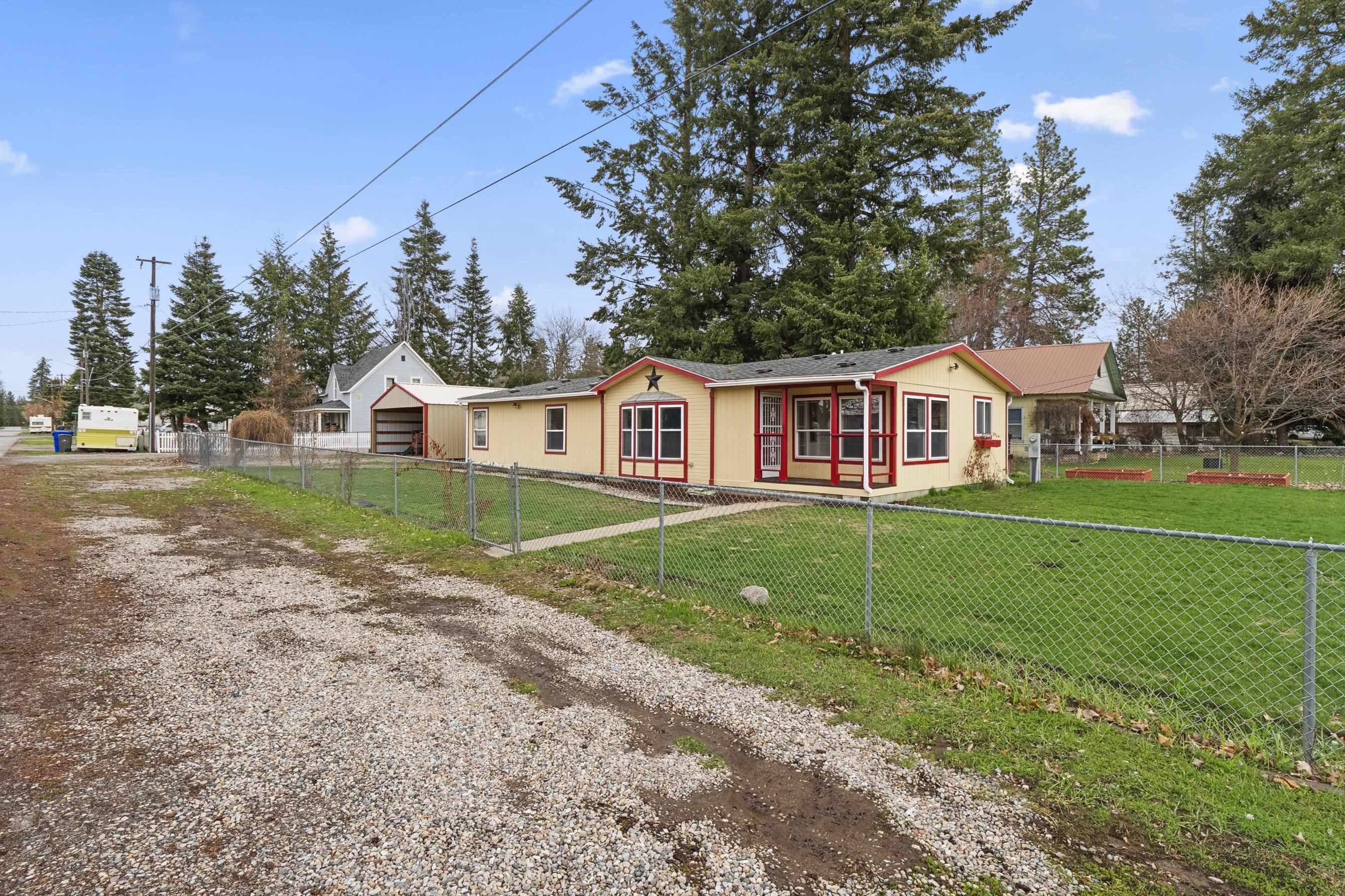 Property Photo: 104 N Stevens Ave WA 99006