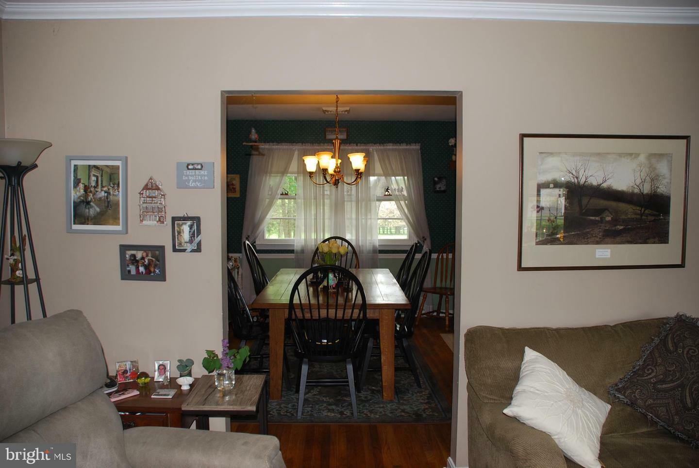 Property Photo: 33 Hawk Circle PA 18901