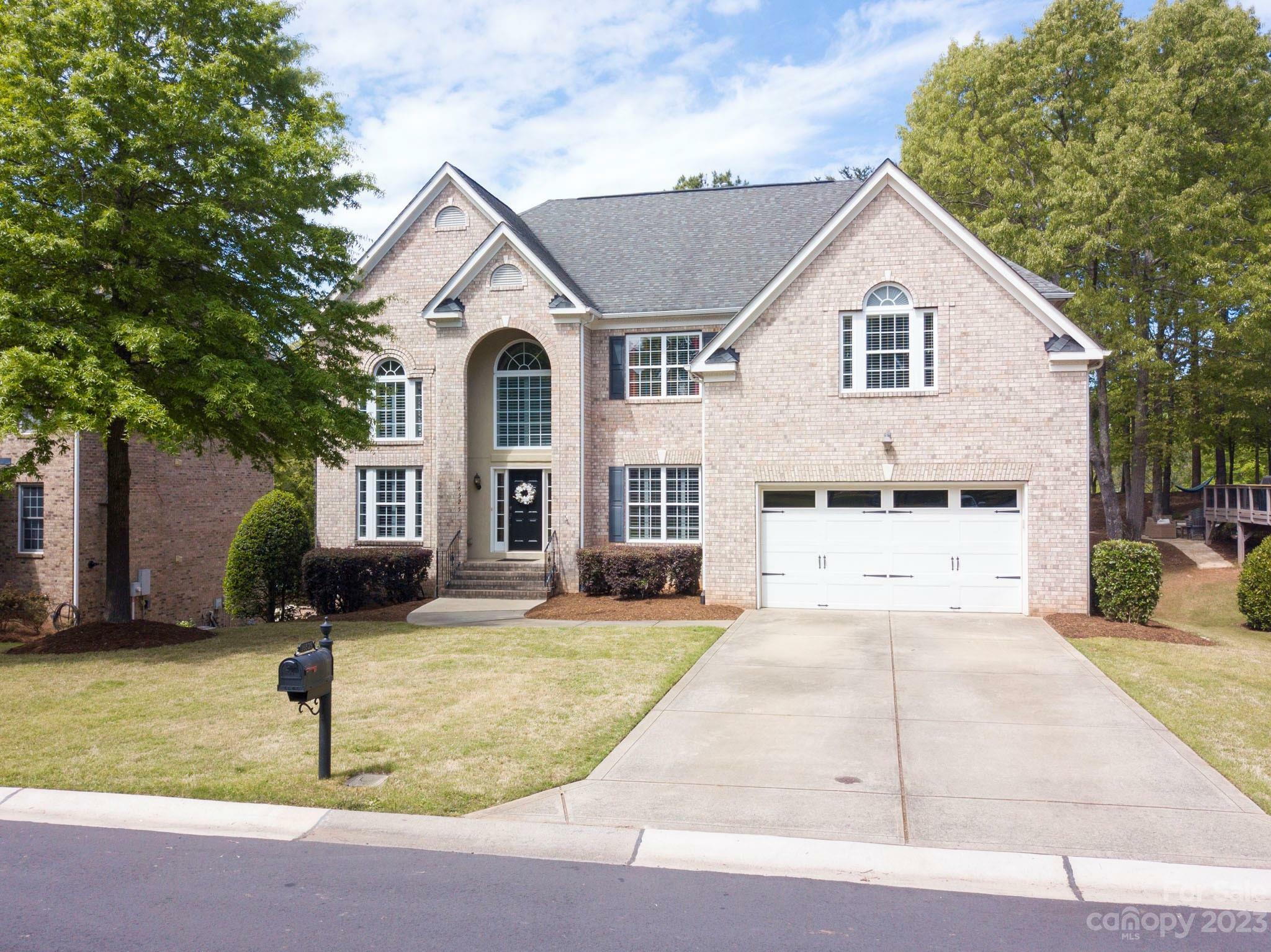 Property Photo: 16525 Turtle Point Road NC 28278