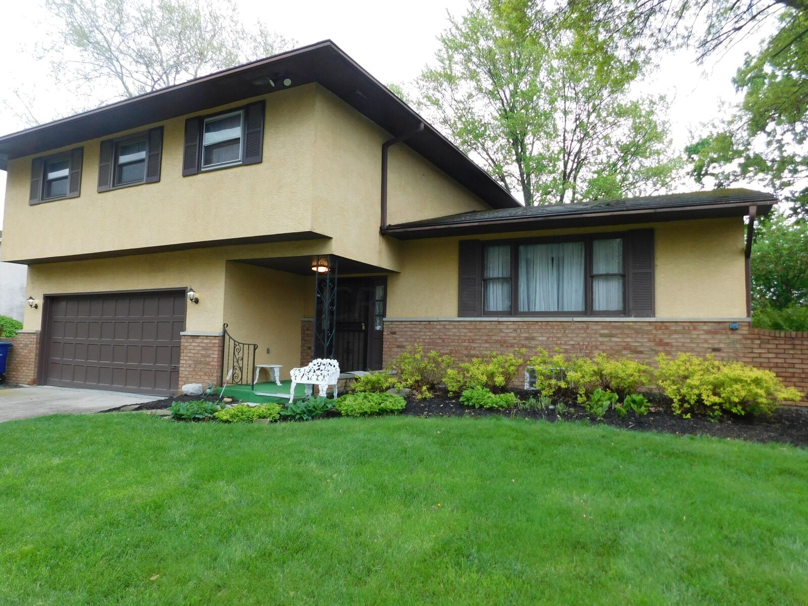 Property Photo:  5633 Oakmont Drive  OH 43232 