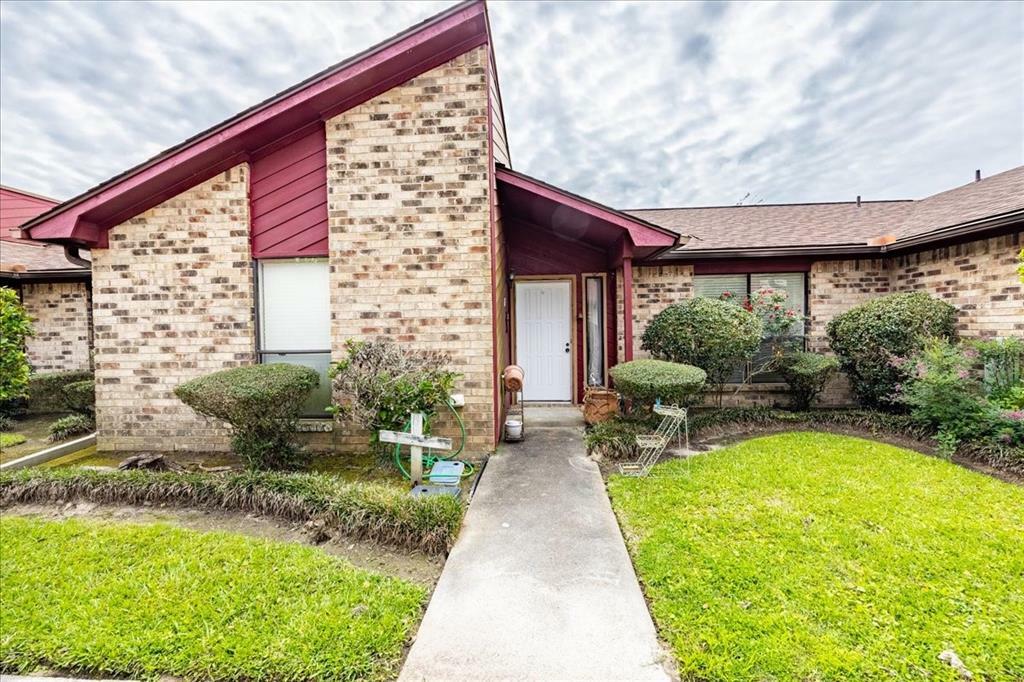 1511 Dawnwood 7  Orange TX 77632 photo