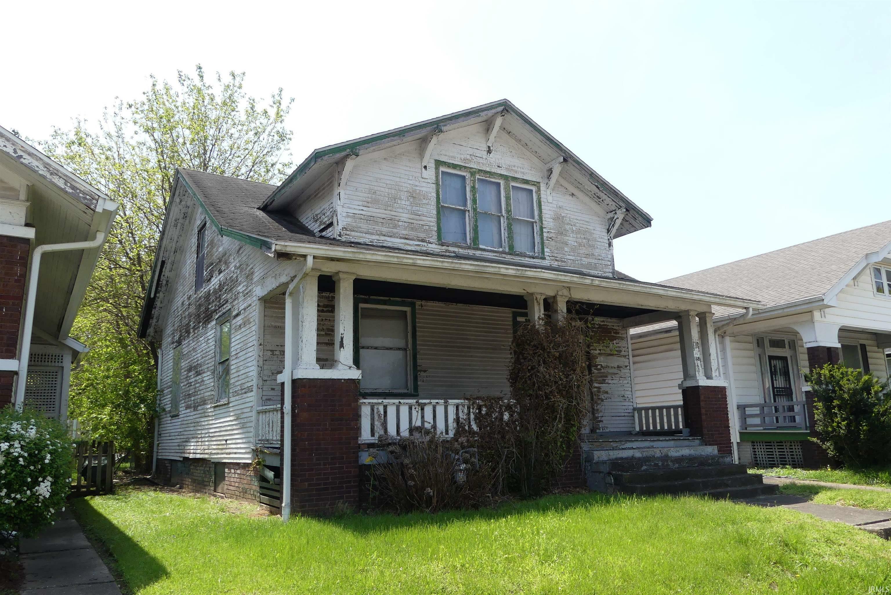 Property Photo: 857 Bellemeade Avenue IN 47713