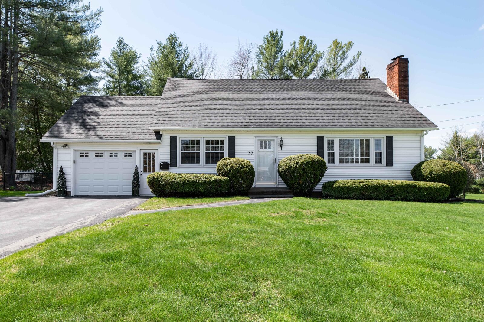 Property Photo: 37 Sunset Strip ME 04412