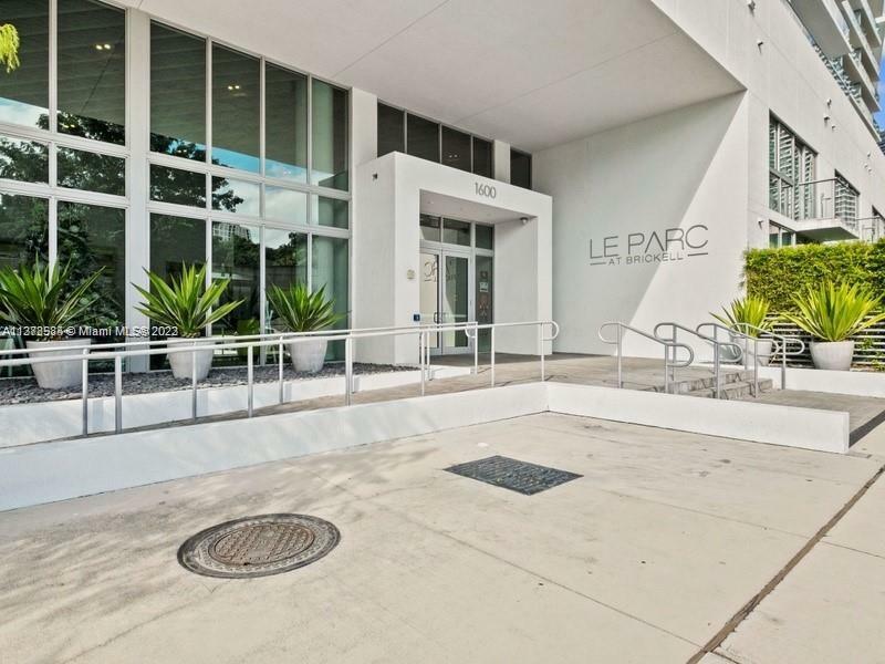 Property Photo:  1600 SW 1st Ave 609  FL 33129 