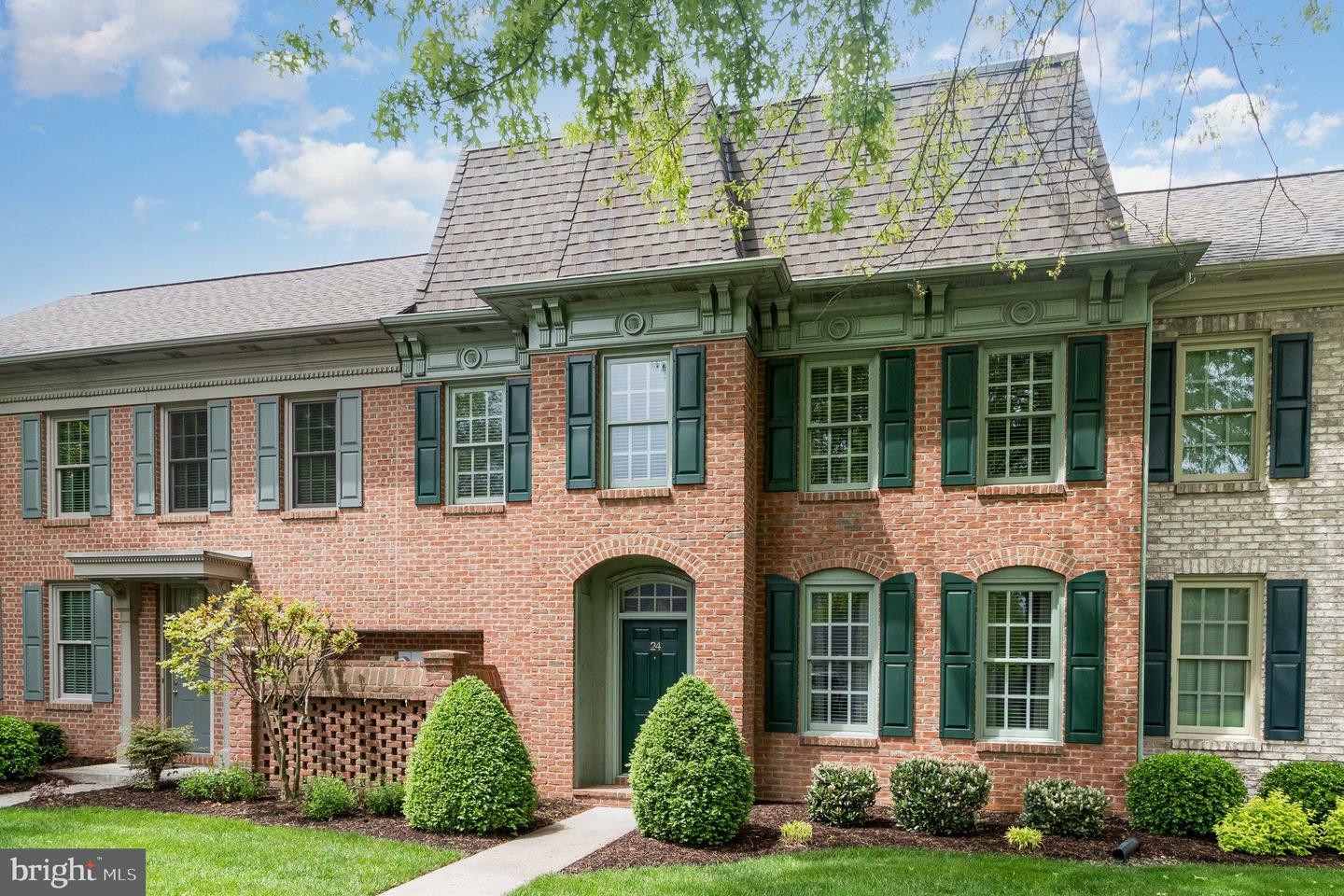 Property Photo: 24 Devonshire Square PA 17050