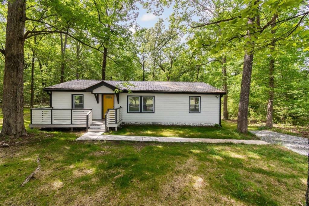 Property Photo:  634 E Mays Road E  GA 30281 