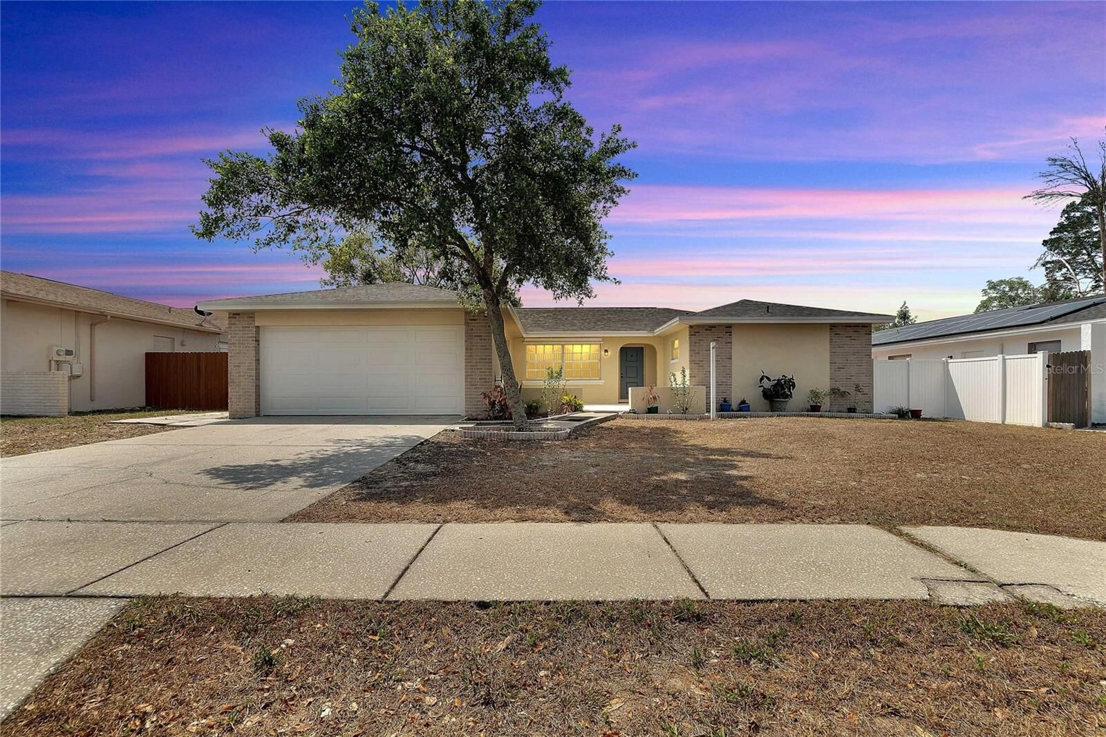 Property Photo:  1913 Derbywood Drive  FL 33510 