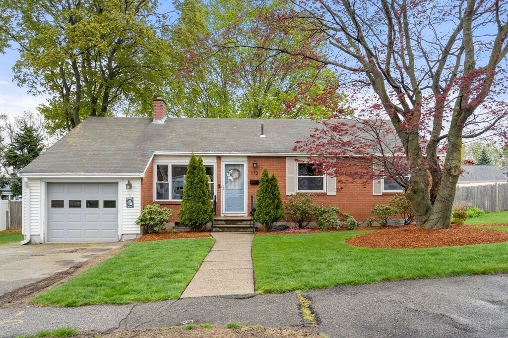 Property Photo: 172 Circle Dr MA 02452