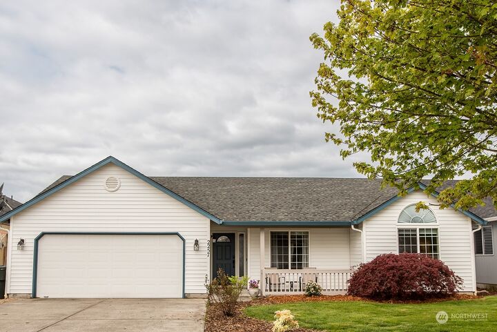 Property Photo:  2257  52nd Avenue  WA 98632 