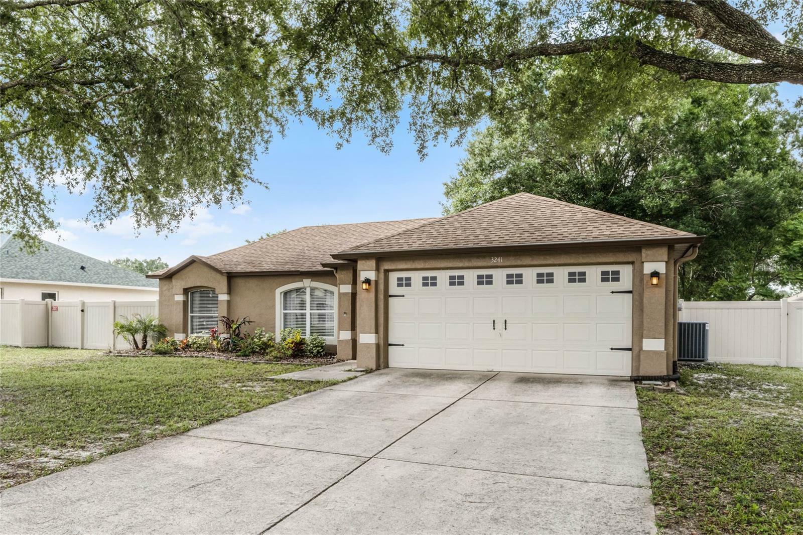 Property Photo:  3241 Kings Ridge Terrace  FL 32725 