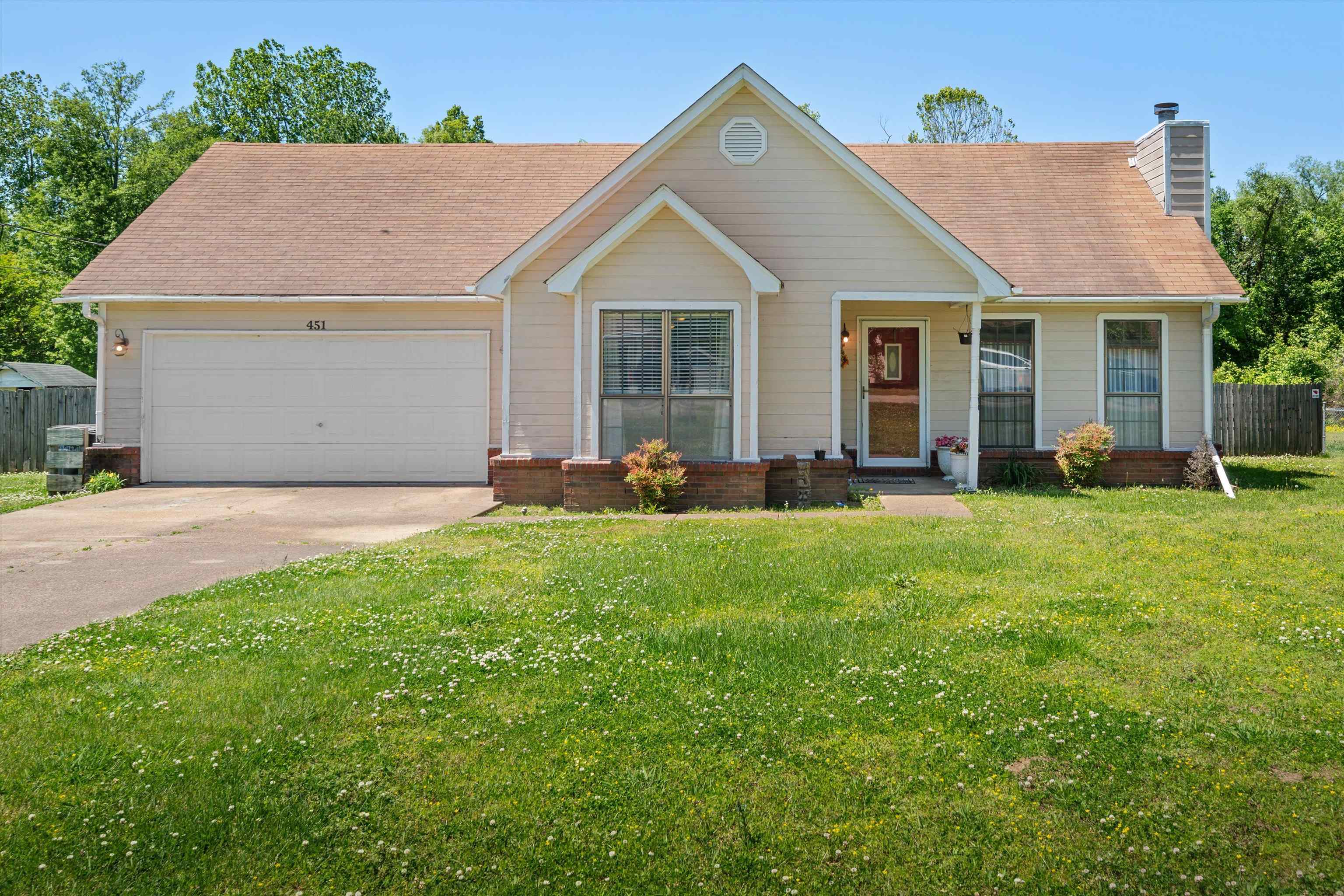 Property Photo:  451 Country Meadow Ln  TN 38023 