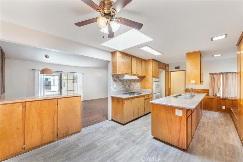 Property Photo: 13807 Runnymede Street CA 91405