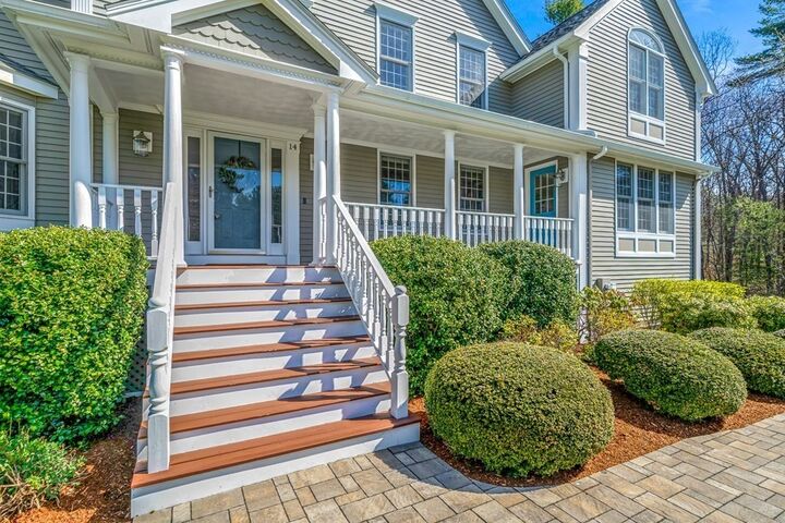 Property Photo:  14 Piper'S Glen  MA 01810 
